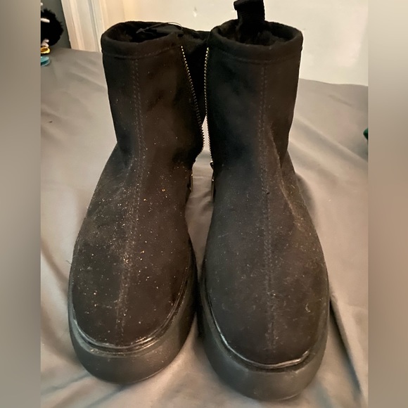 NWOT - Woman’s H&M Warm Ankle Boots with side Zipper (Size: Woman 10.0) - Picture 4 of 14